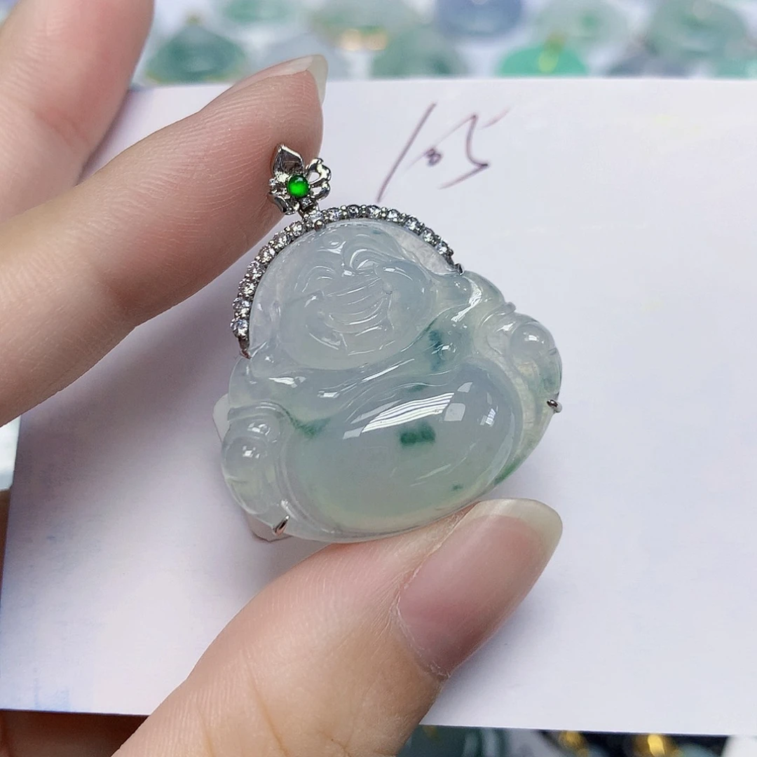 颈饰18K金镶嵌翡翠