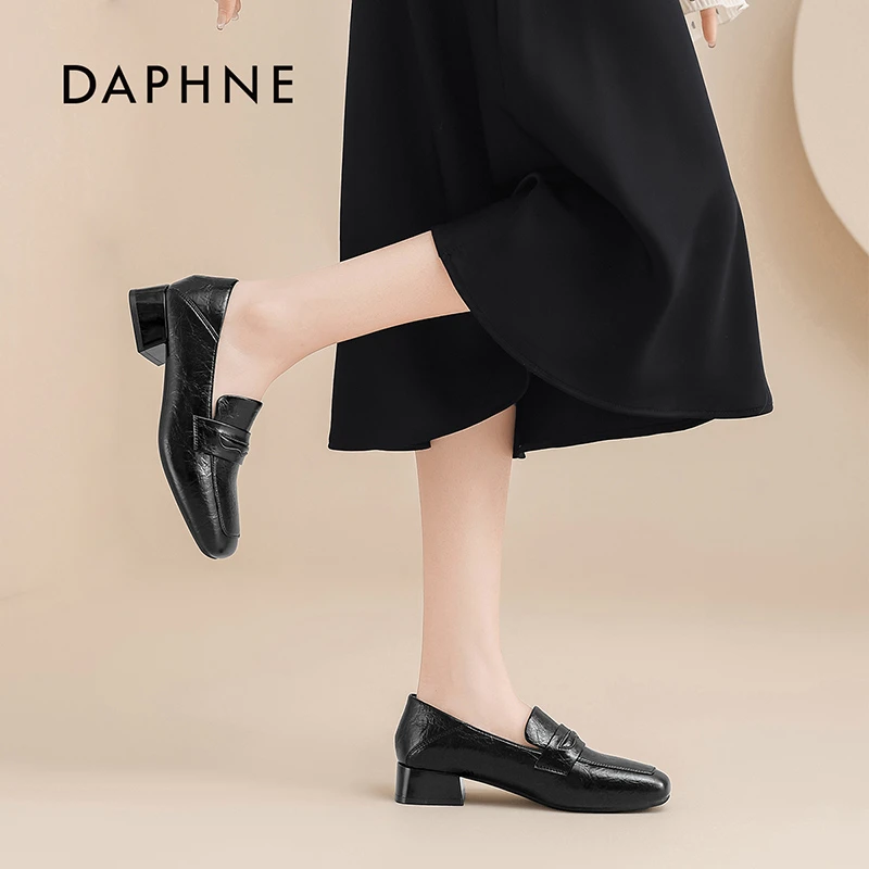 达芙妮女式春秋季时尚百搭舒适粗跟法式英伦风圆头2025年流行单鞋