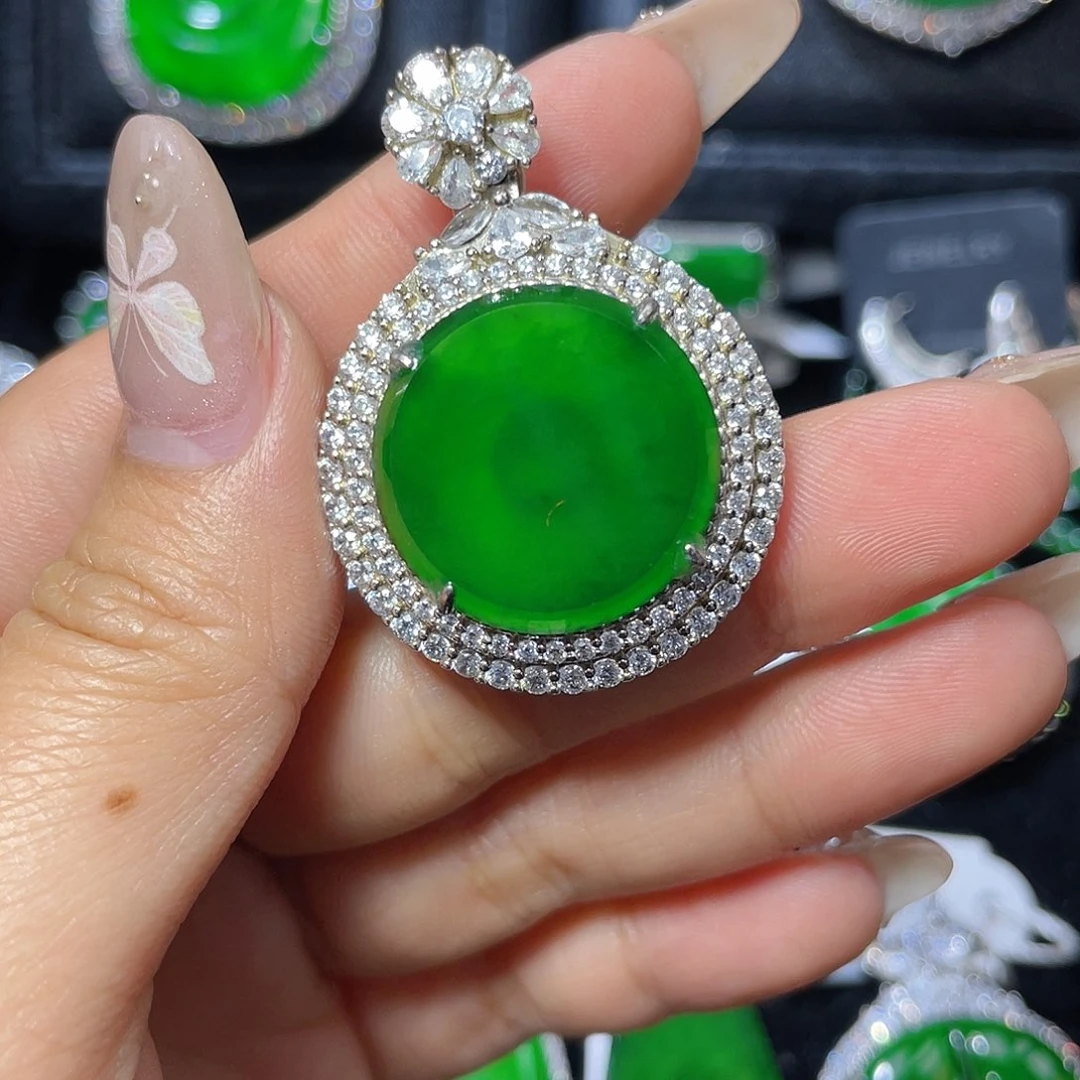 翡翠颈饰银S925镶嵌翡翠