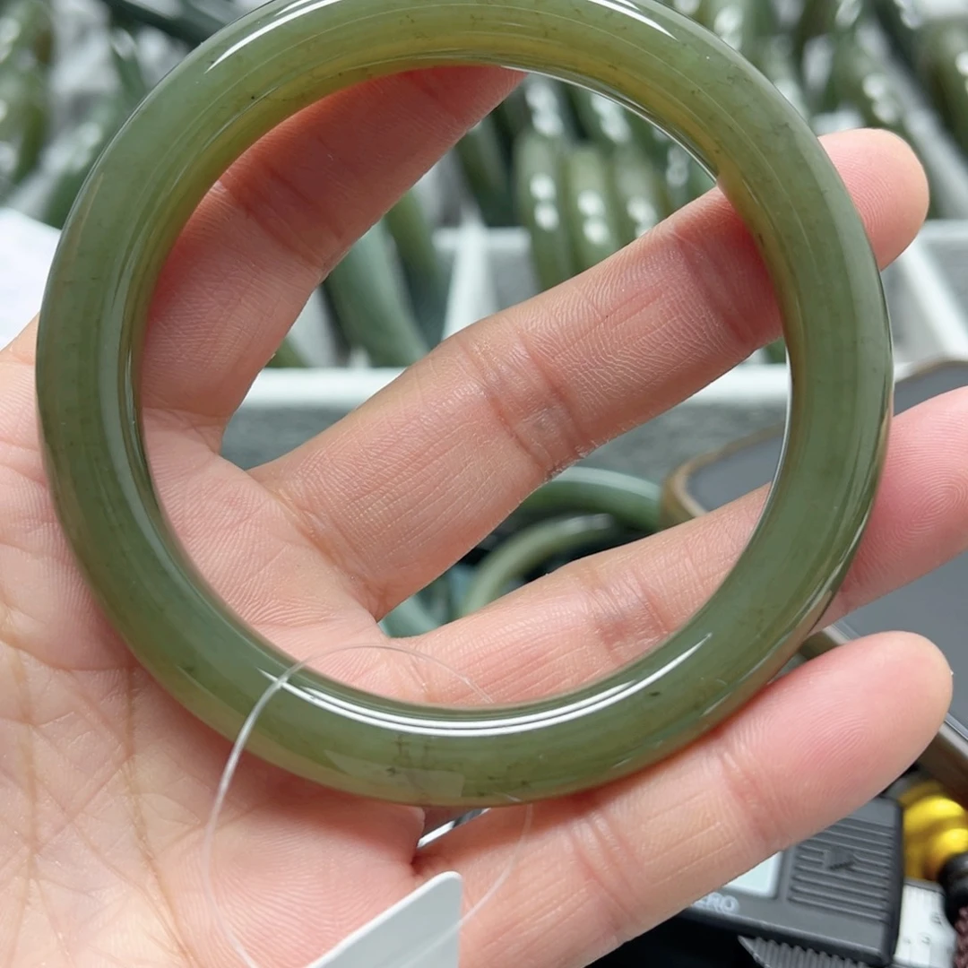 和田玉（糖玉）手镯未镶嵌s****s