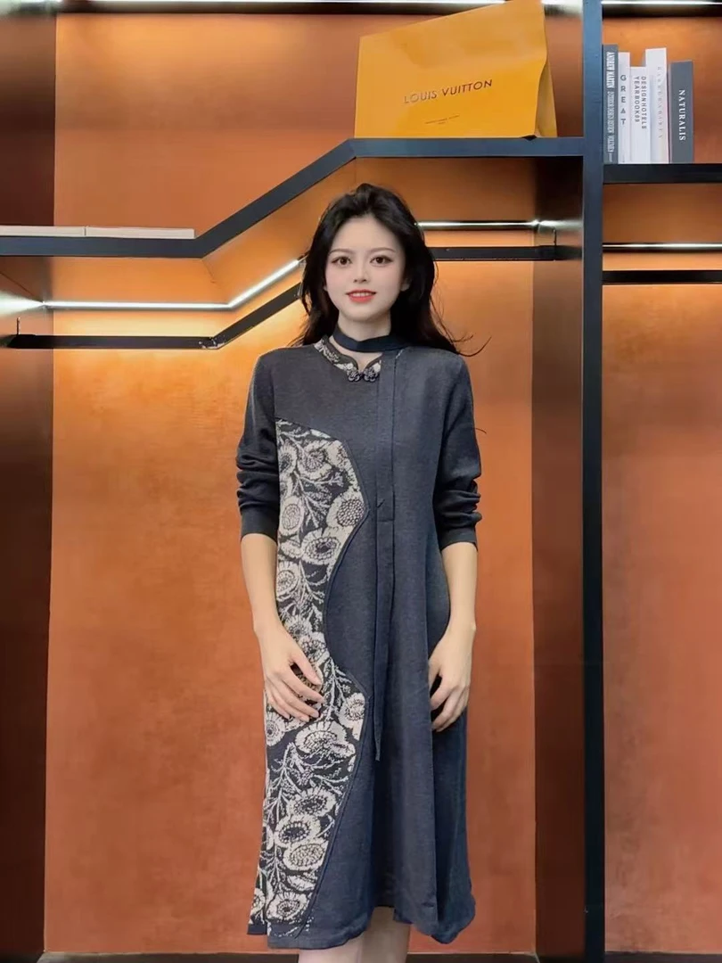 837 DD新款气质时尚显瘦百搭半高领大码洋气连衣裙