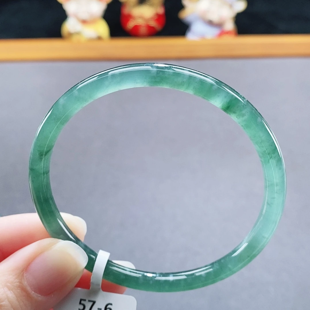 翡翠未镶嵌手镯50