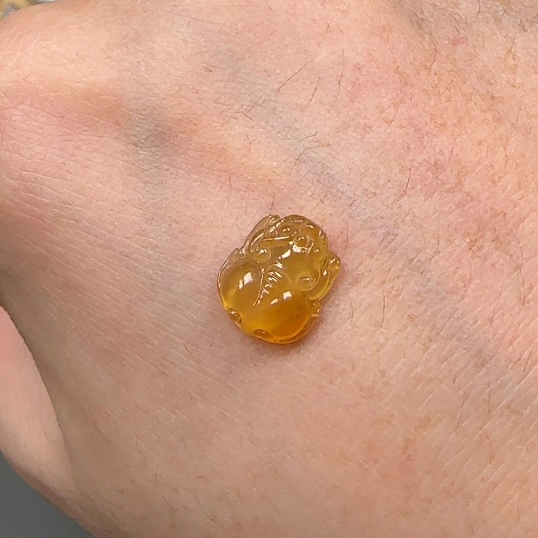 翡翠未镶嵌颈饰貔貅