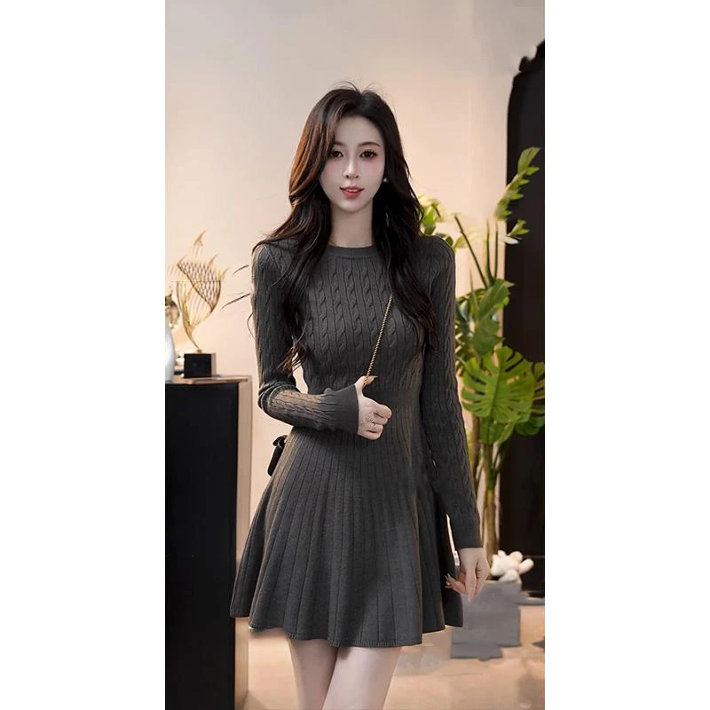 现货 圆脸酥蓝岛孤鲸法式复古气质圆领麻花针织连衣裙女