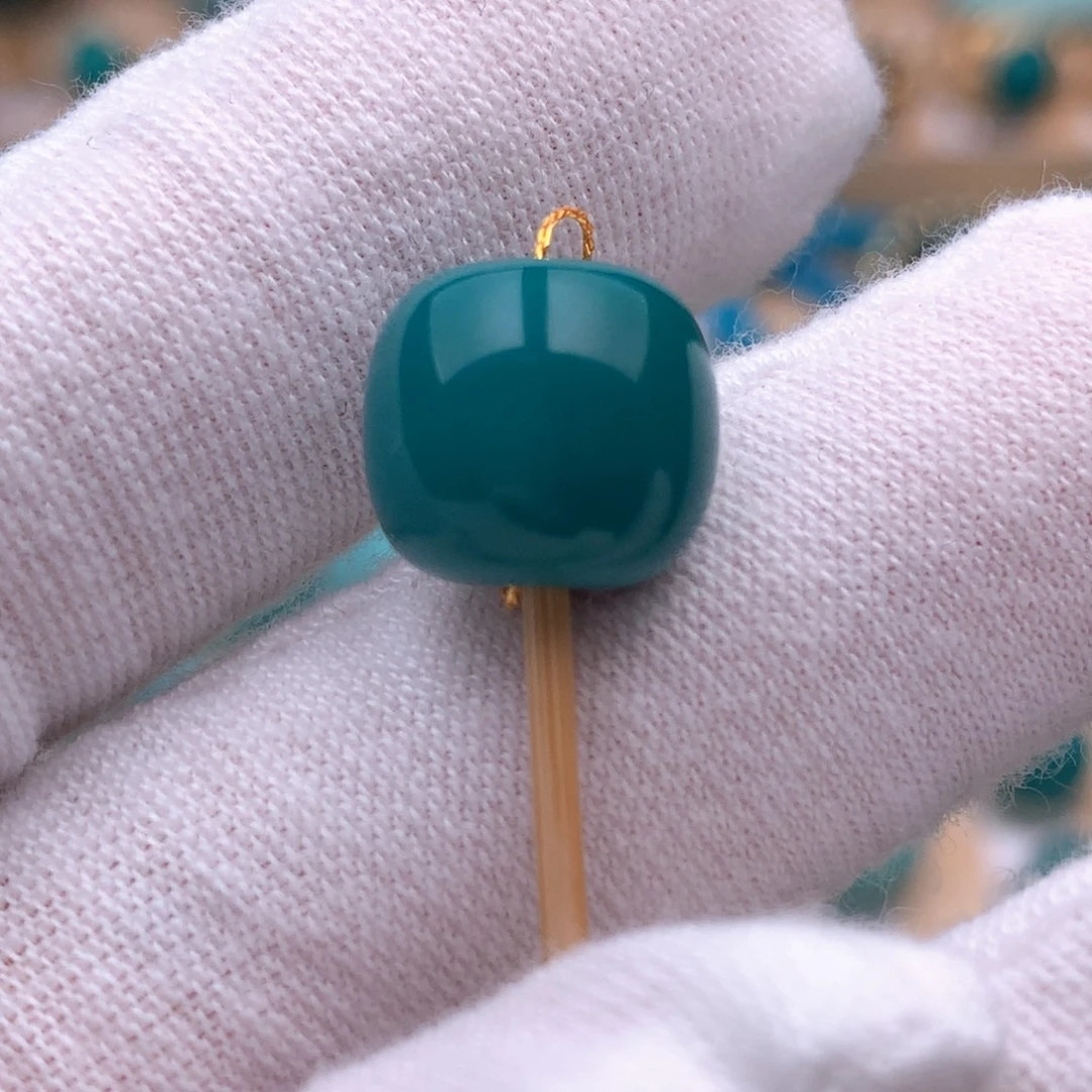 绿松石未镶嵌珠宝奇石11.8*10.8mm