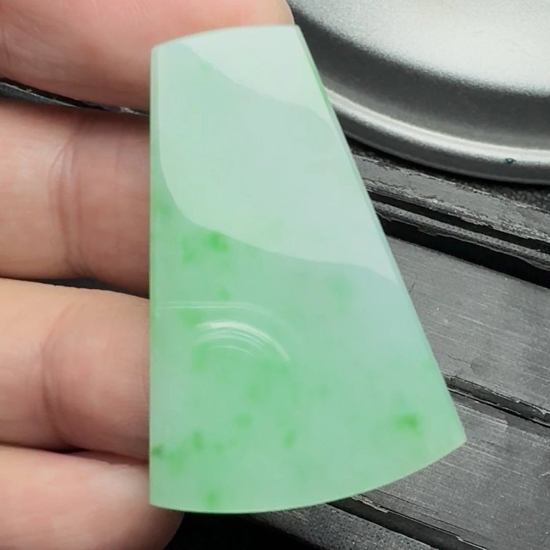 天然翡翠A货冰阳绿厚款平安无事牌 尺寸38.5*25*5