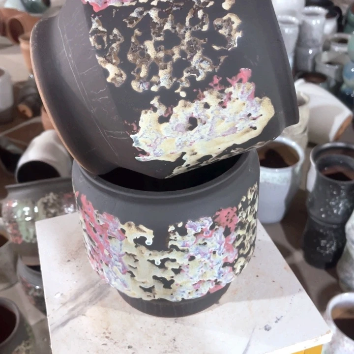紫砂花盆口径18高度20两只正品