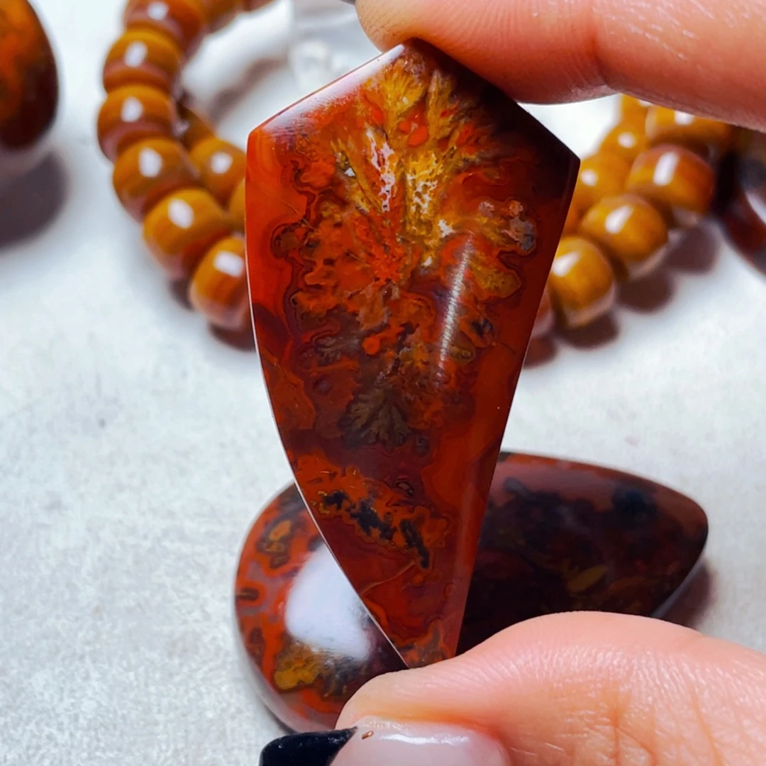 未镶嵌颈饰玛瑙/玉髓1*1