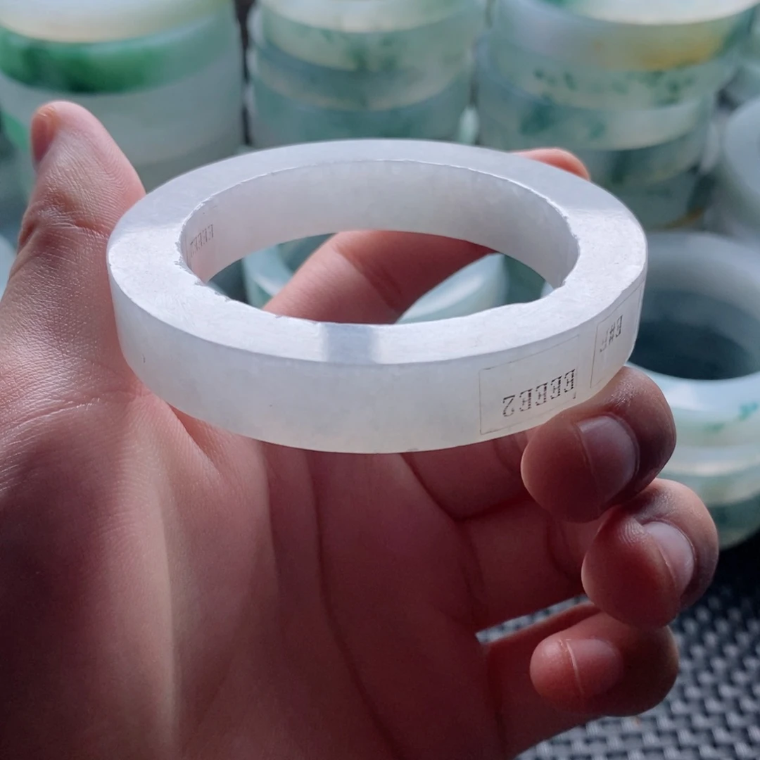 绊***沙未镶嵌A 货定制翡翠