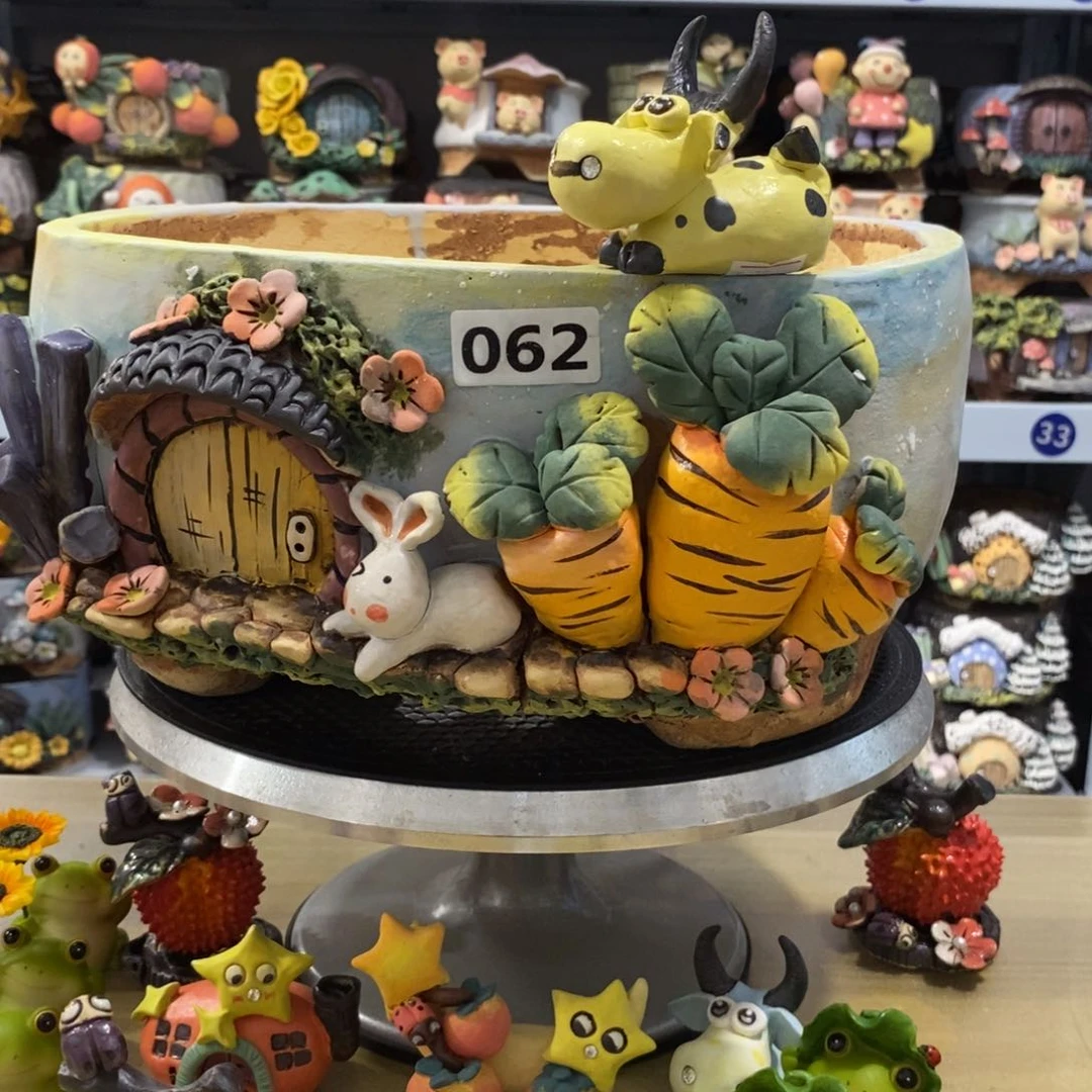 朱*白狐粗陶手捏花盆