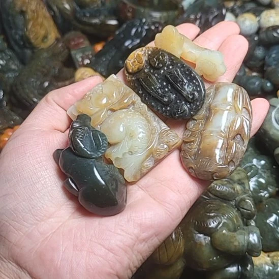 岫岩河磨玉（透闪石质玉）未镶嵌挂件