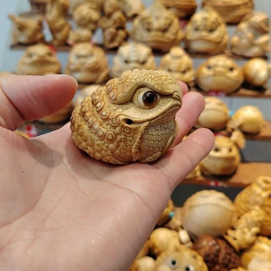 朱***朱竹竹根雕三足金蟾