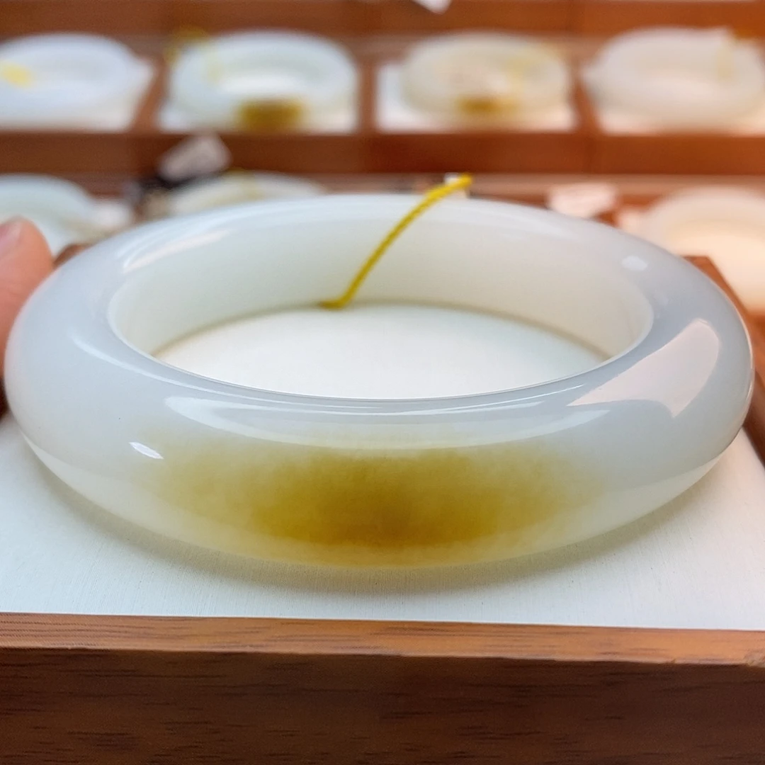 和田玉（糖玉）未镶嵌手链