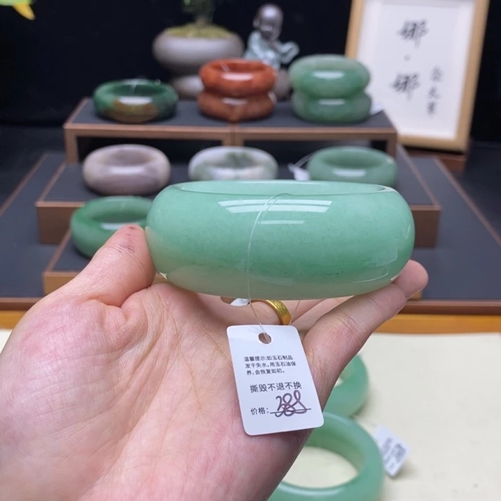 海***绒石英质玉合金佘太翠