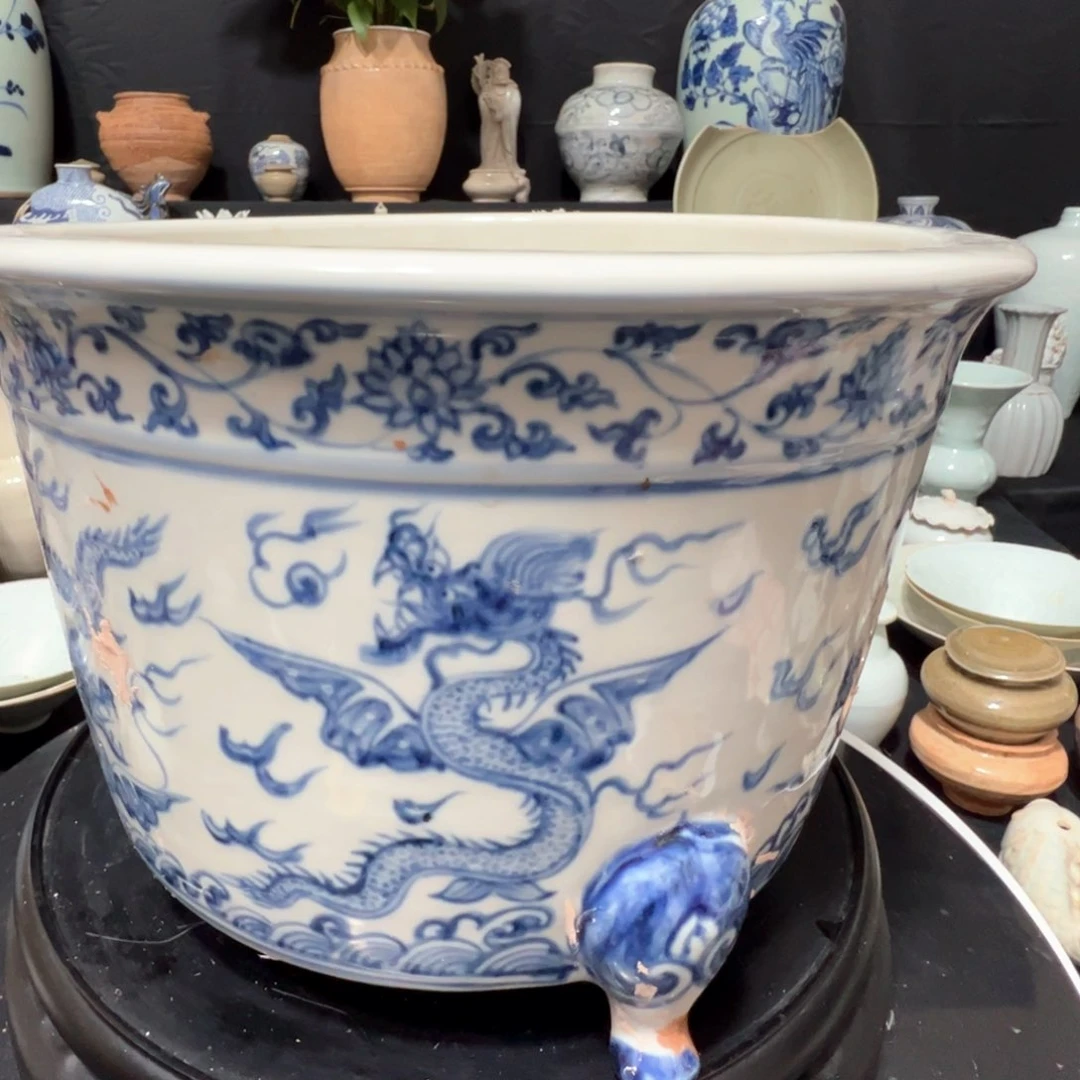 摆件西**雁青花的一个大香炉