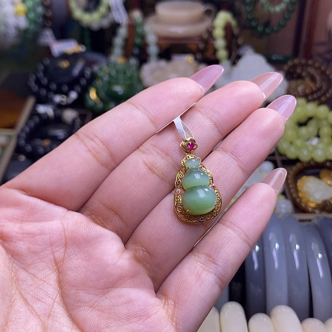 和田玉未镶嵌颈饰碧玉猫眼金镶葫芦