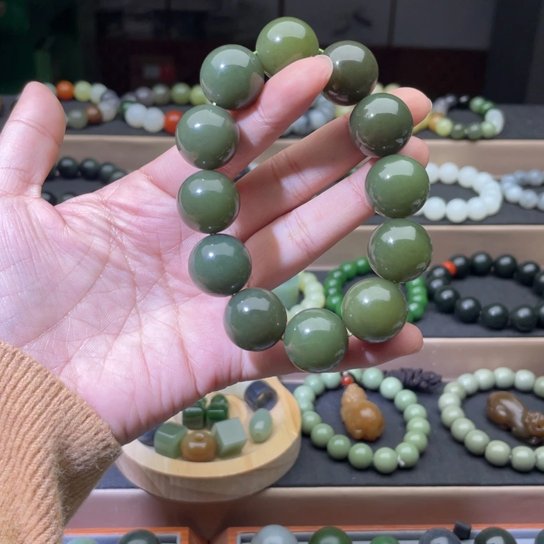 和田玉手链未镶嵌卡18