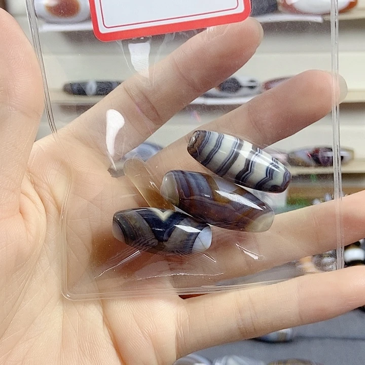 众***林未镶嵌颈饰玛瑙/玉髓
