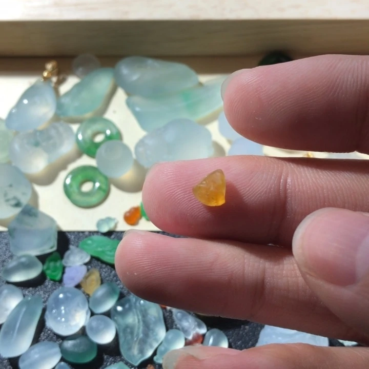 定制翡翠未镶嵌挂件