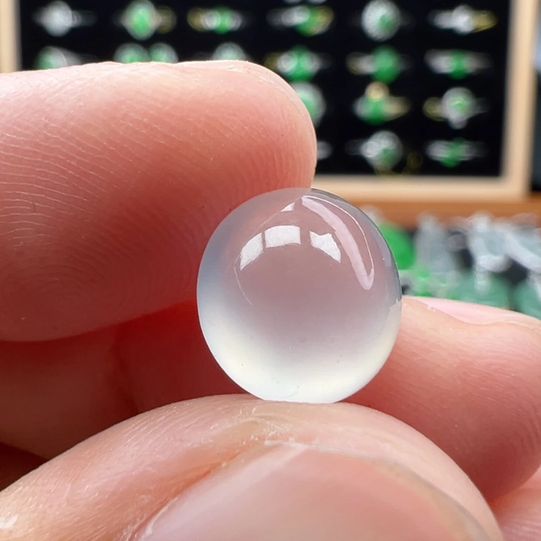 翡翠未镶嵌颈饰蛋