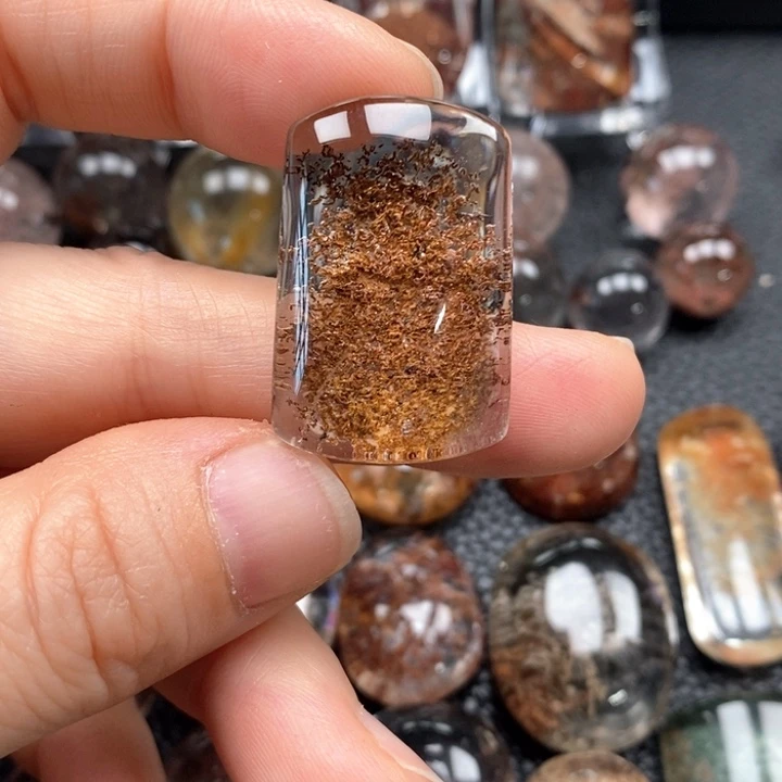 未镶嵌颈饰水晶天****蔡