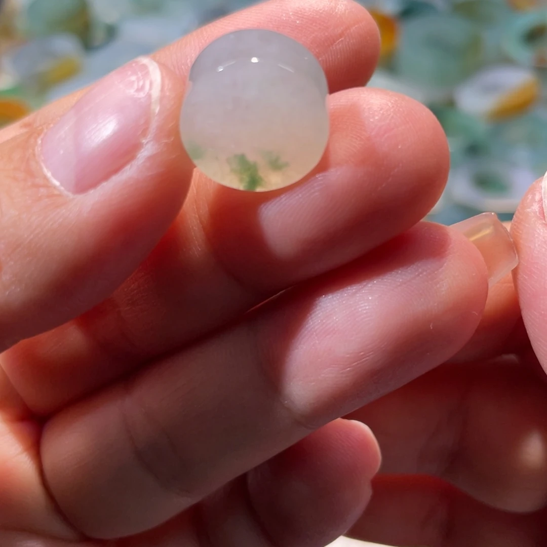 定制翡翠未镶嵌天然翡翠冰咖带绿无事牌