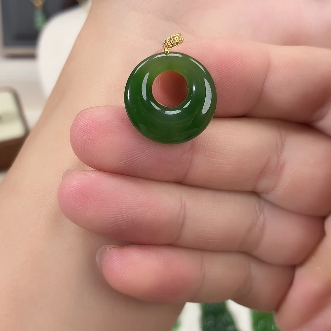 和田玉（碧玉）18K金镶嵌颈饰