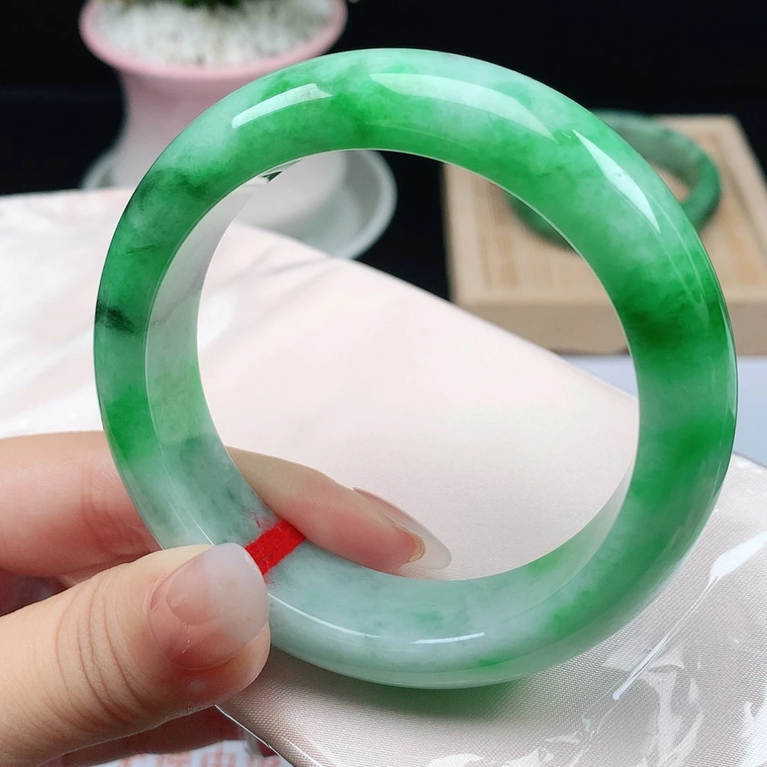 翡翠未镶嵌手镯1961