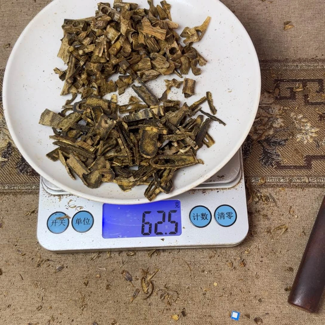沉香碎屑沉香秦***扬绿棋30 克。白棋30 克