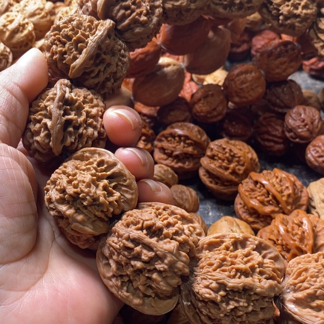 T***下文玩核桃吊坠满天星