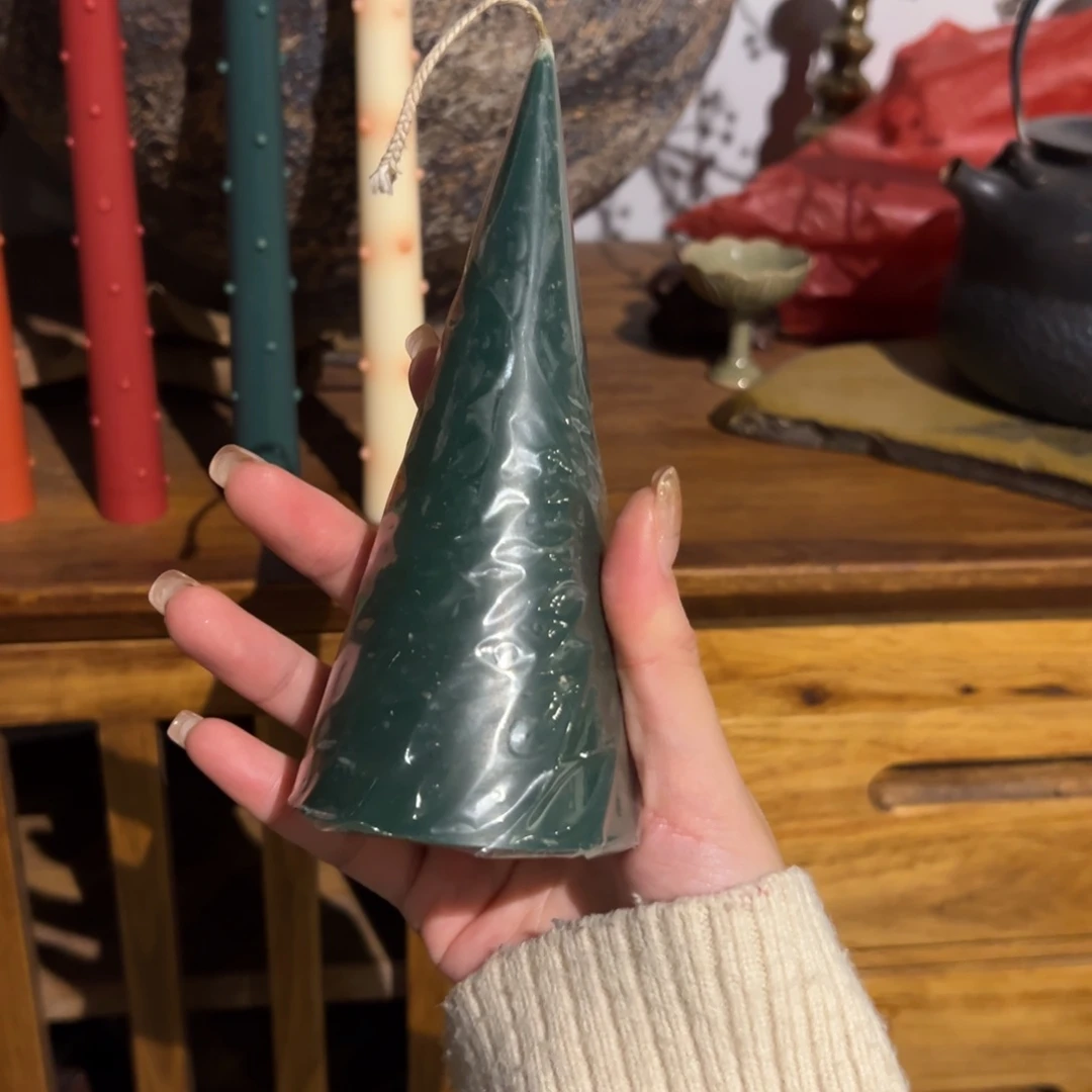 瓷片陶瓷。      陶瓷。