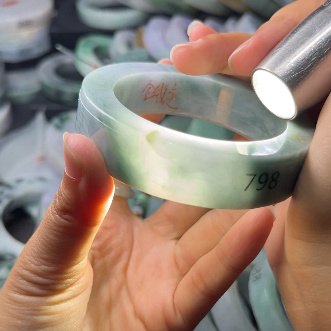 定制翡翠手镯未镶嵌