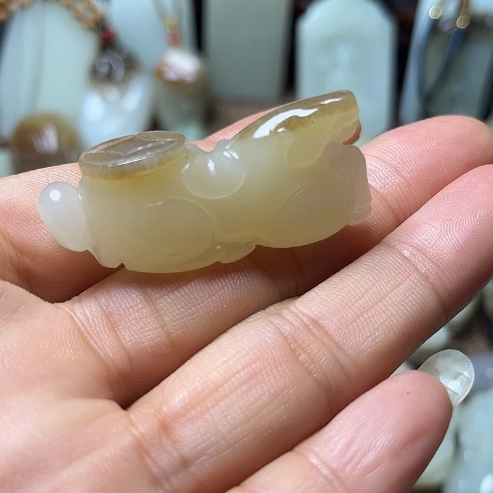 和田玉（黄玉）未镶嵌颈饰