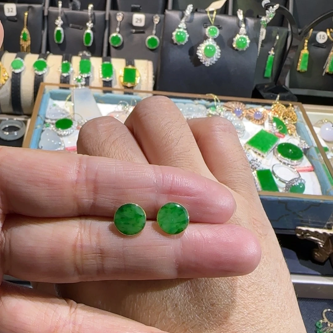 翡翠18K金镶嵌颈饰耳钉