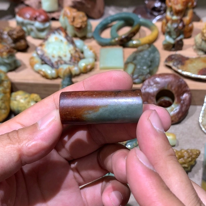 未镶嵌岫岩河磨玉（透闪石质玉）挂件