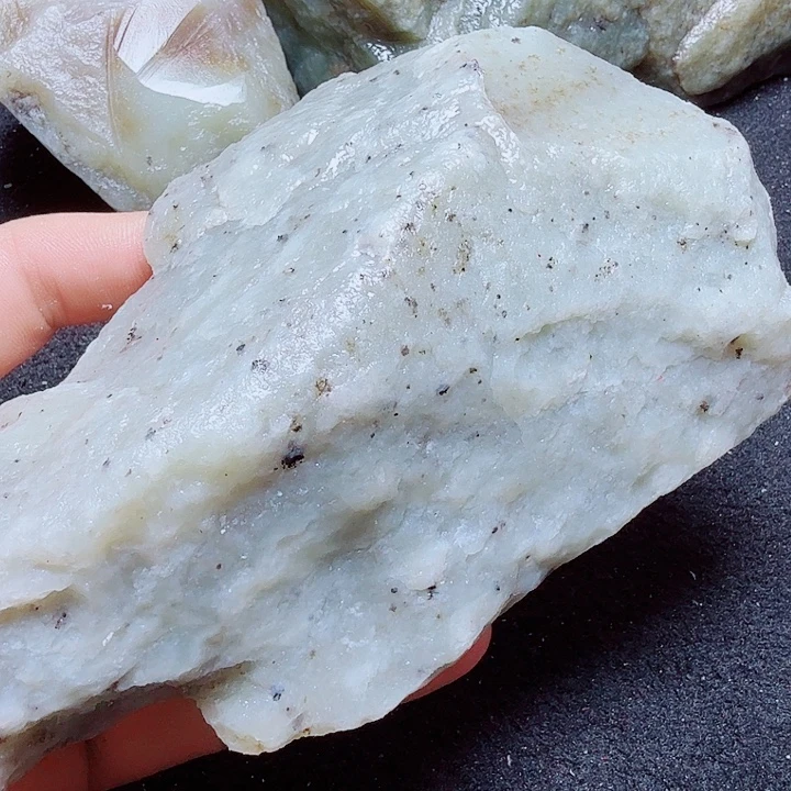 未镶嵌和田玉（糖玉）珠宝半成品