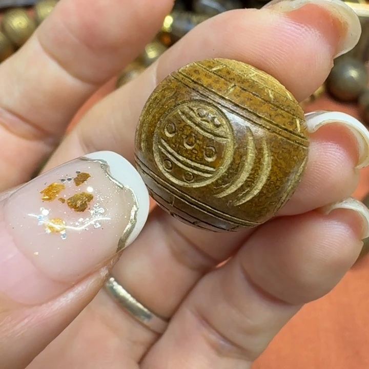 大叶紫檀（黑酸枝木类）