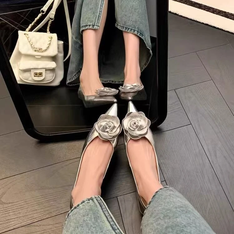 时尚又好看金色银色花朵新品软皮尖头单鞋女低跟小跟鞋浅口百搭