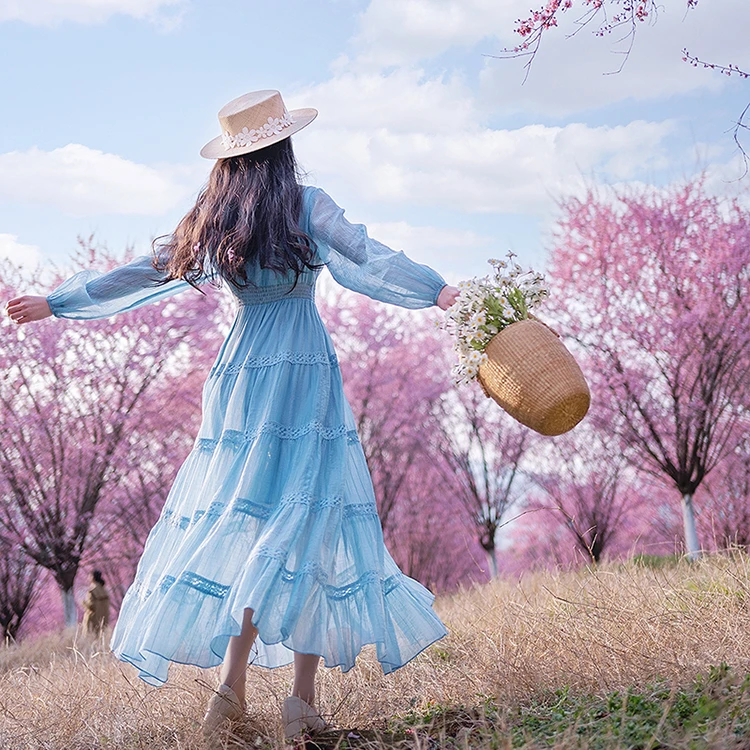 理想三旬旅行女装法式复古蓝色蕾丝拼接大裙摆收腰长袖蛋糕裙长裙