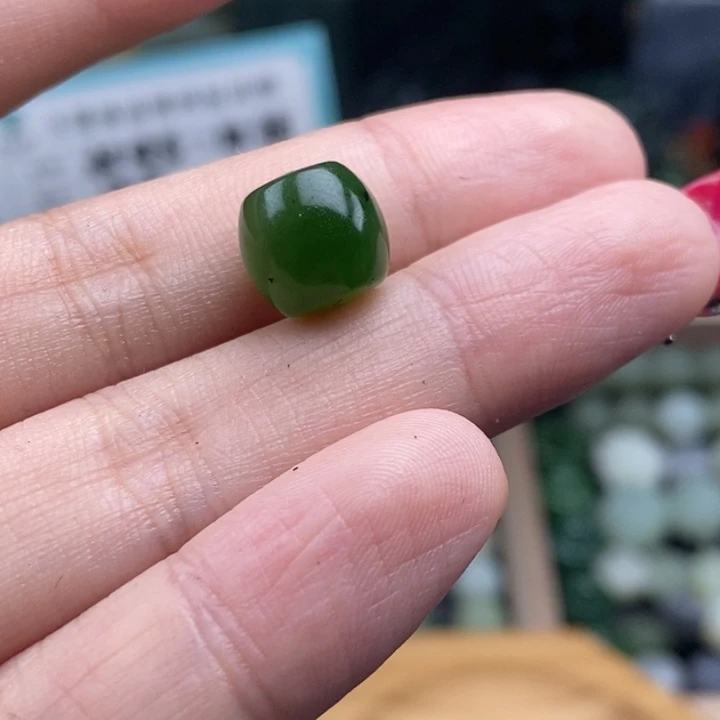 未镶嵌和田玉（糖玉）珠宝半成品