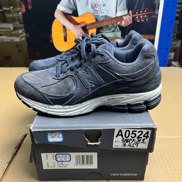 A0524 NEW BALANCE ML2002RL 42码运动鞋直播微瑕疵 无售后
