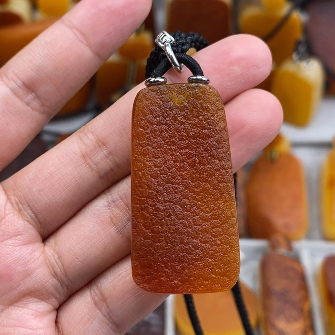 琥珀吊坠(赠链)未镶嵌