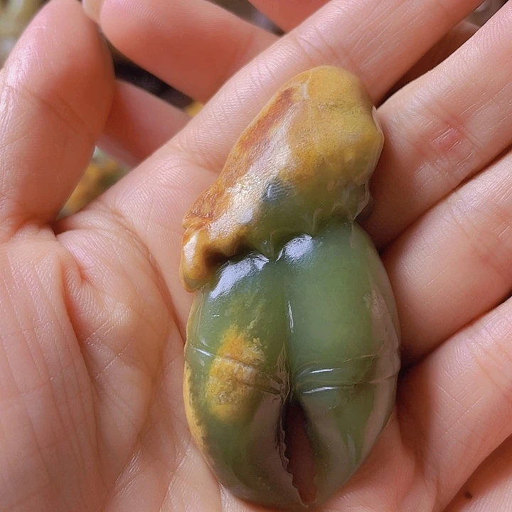 未镶嵌岫岩河磨玉（透闪石质玉）挂件钰*