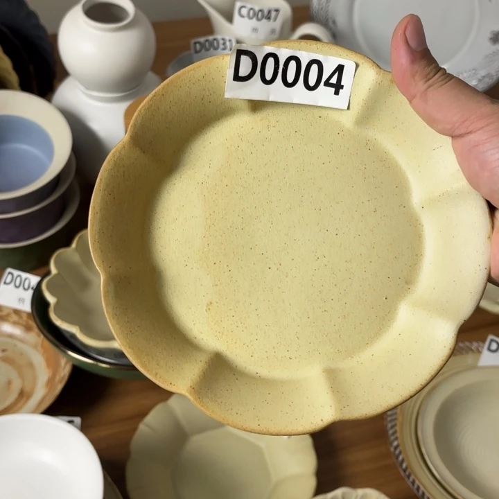 陶瓷陶瓷花瓣碗一个装