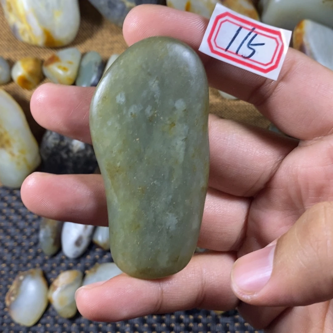 和田玉（糖玉）未镶嵌挂件