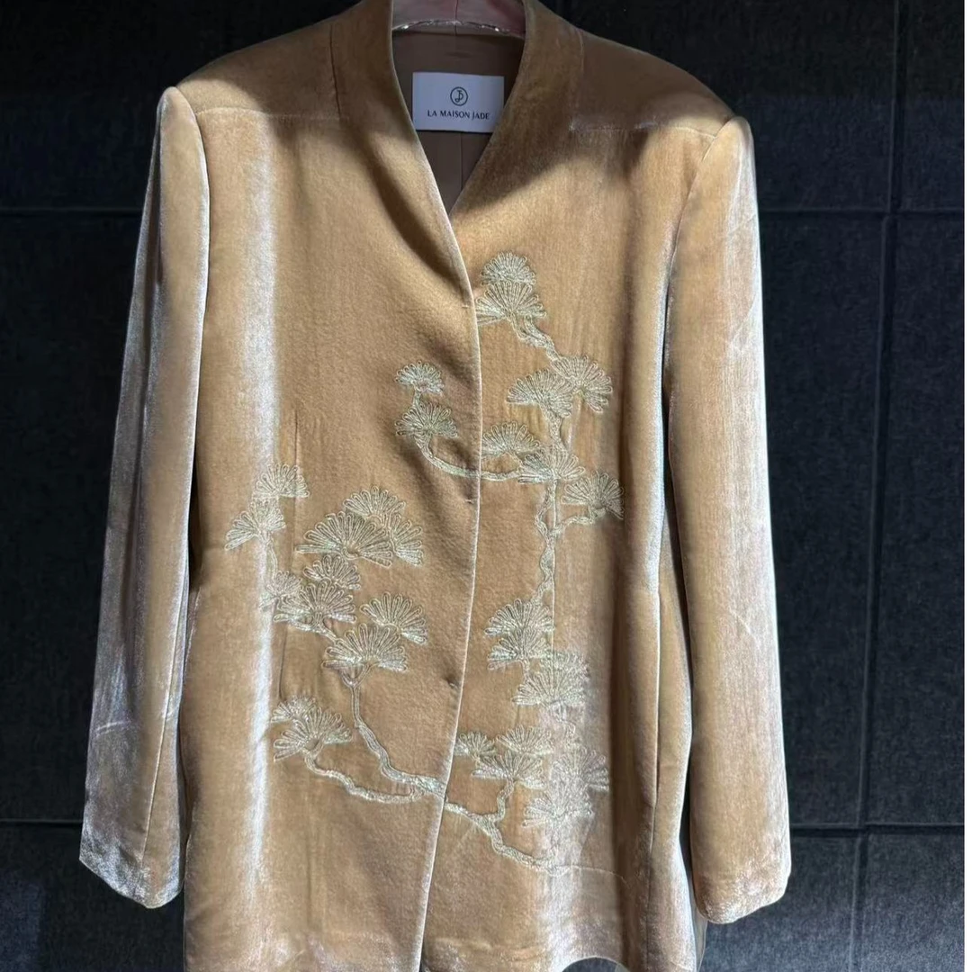 LA MAISON JADE驼色外套J25A4115