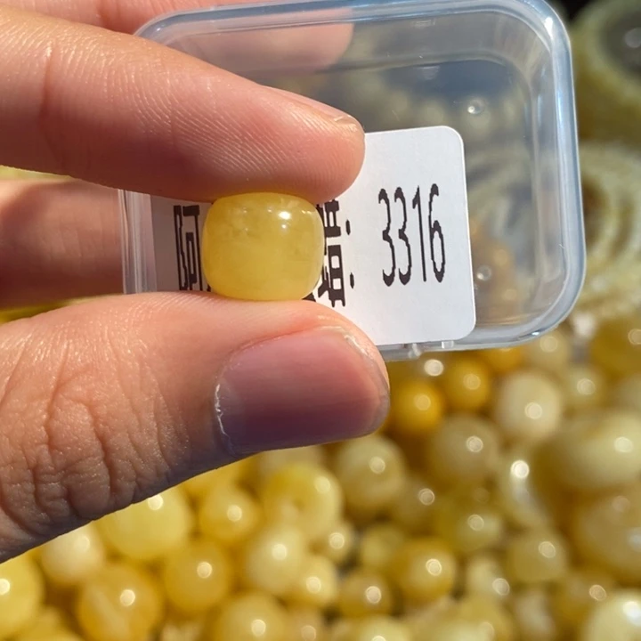 琥珀未镶嵌珠宝奇石3316