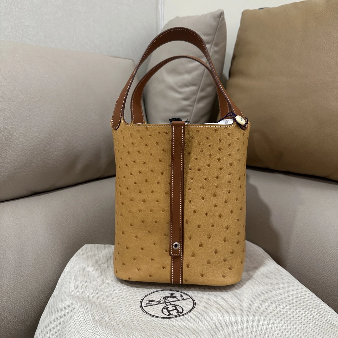 99新 Hermes/爱马仕 干邑色鸵鸟皮拼马鞍皮手柄菜篮子22 手提包