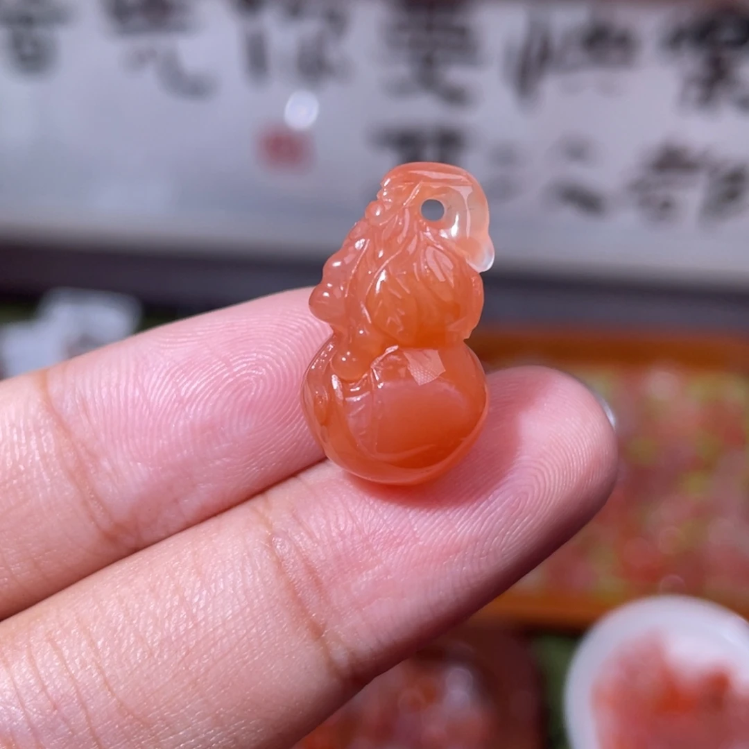 南红玛瑙未镶嵌挂件11740