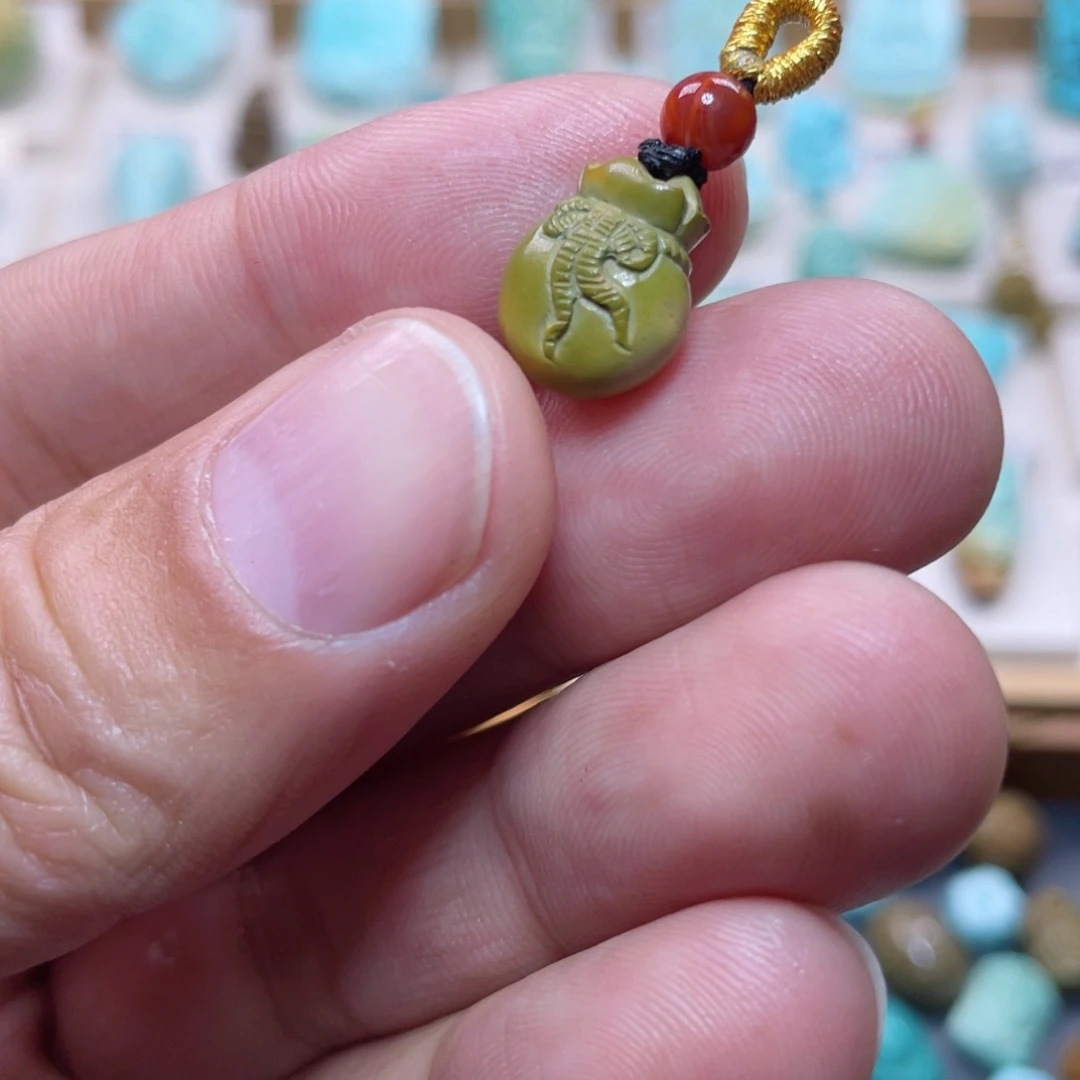 绿松石配饰未镶嵌